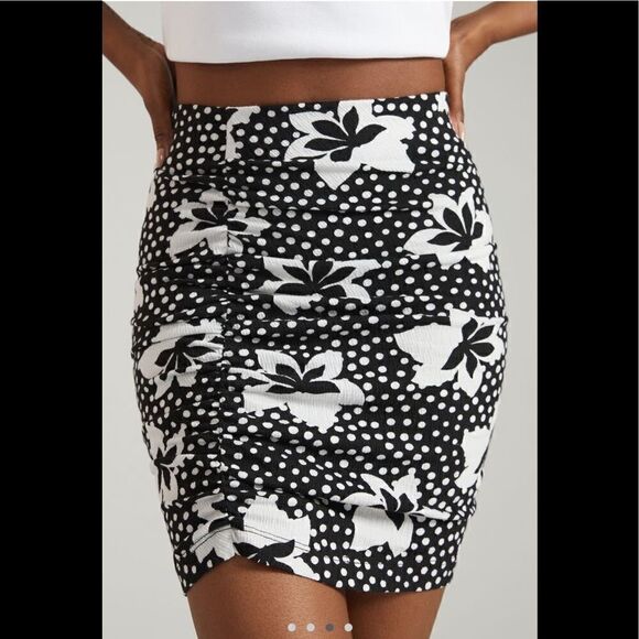 Porridge Ruched Knit Mini Skirt - Picture 3 of 8